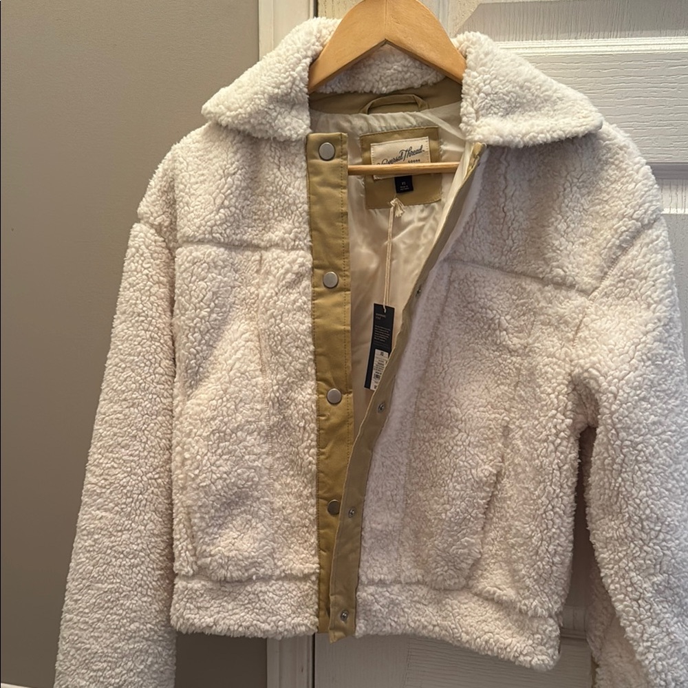 Universal Thread White Sherpa Jacket